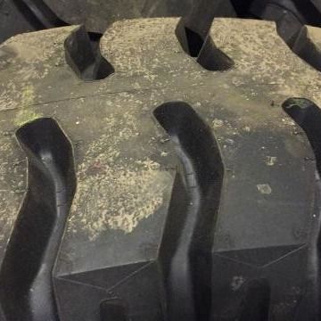 1200R20 HEAVY DUTY TRUCK TIRE